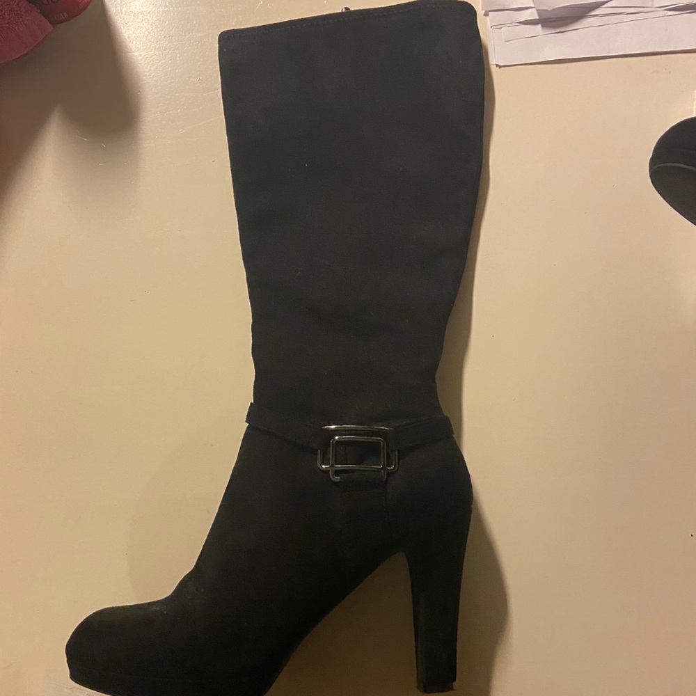 Tall black boots!! Size 10!!
